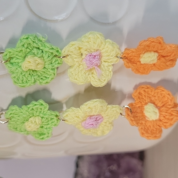 Retro Crochet Flower Earrings, orange - Picture 3 of 7